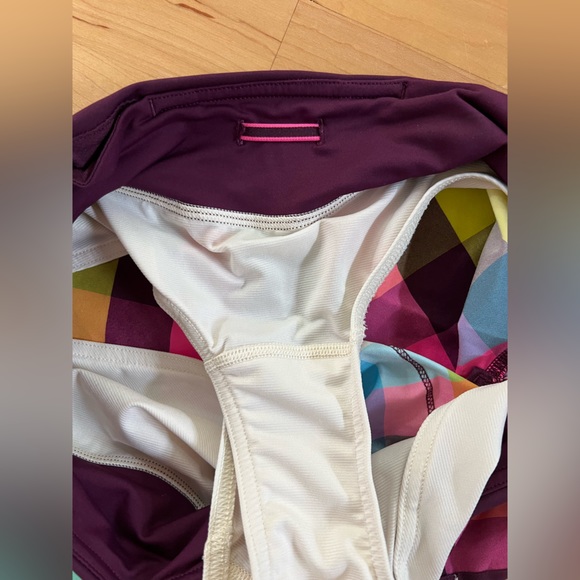 Lululemon Run: Speed Short Sea Check Multi / Plum Plaid | Size 6 - Picture 4 of 11